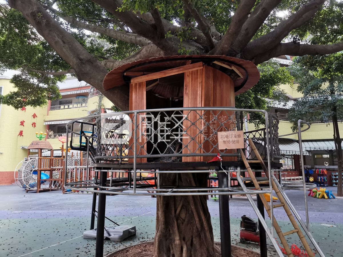 广州黄埔育蕾幼儿园树屋现场制作搭建钢木结构(图2)