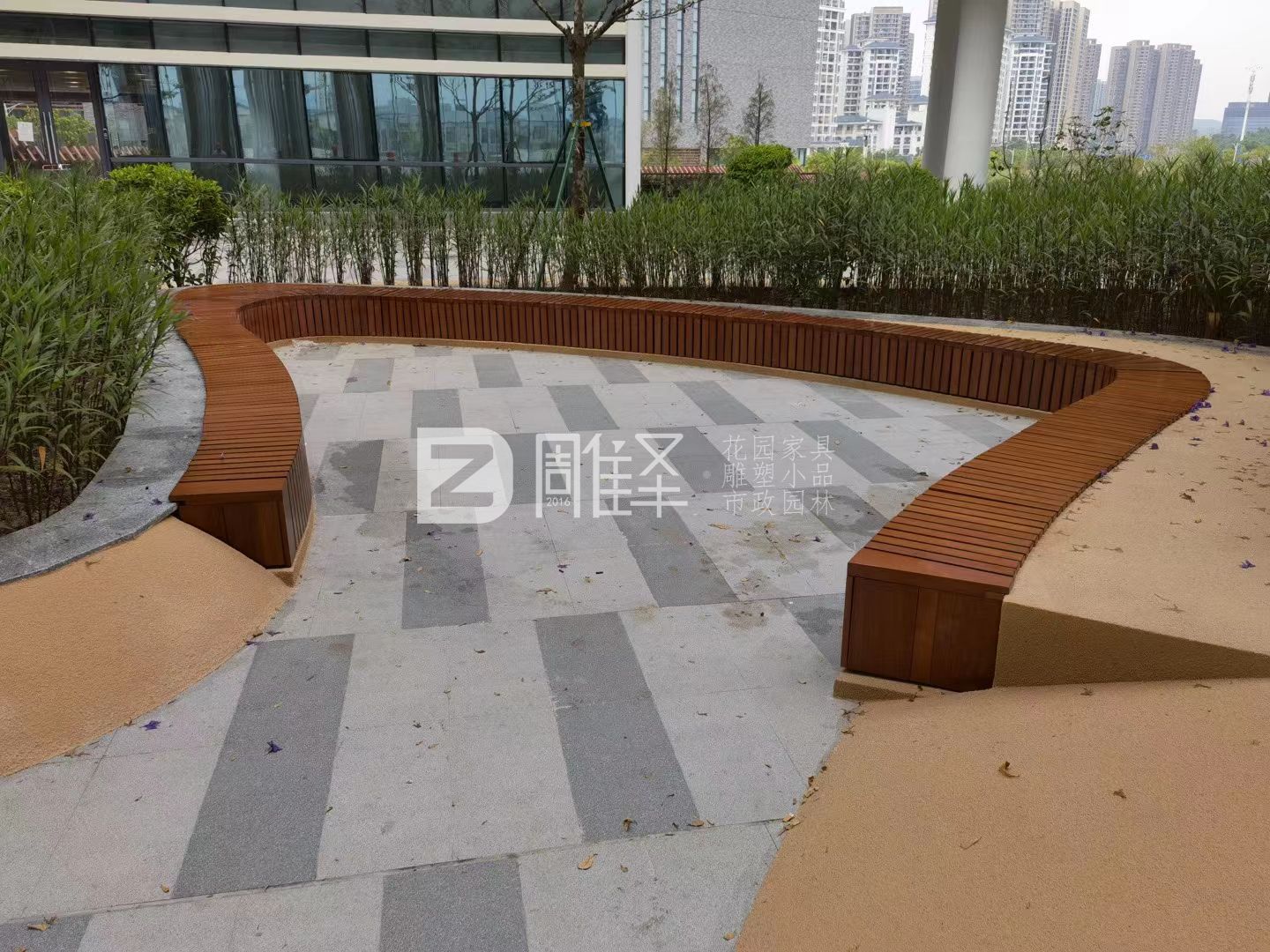黄埔联通中心异型定制安装工程(图1)